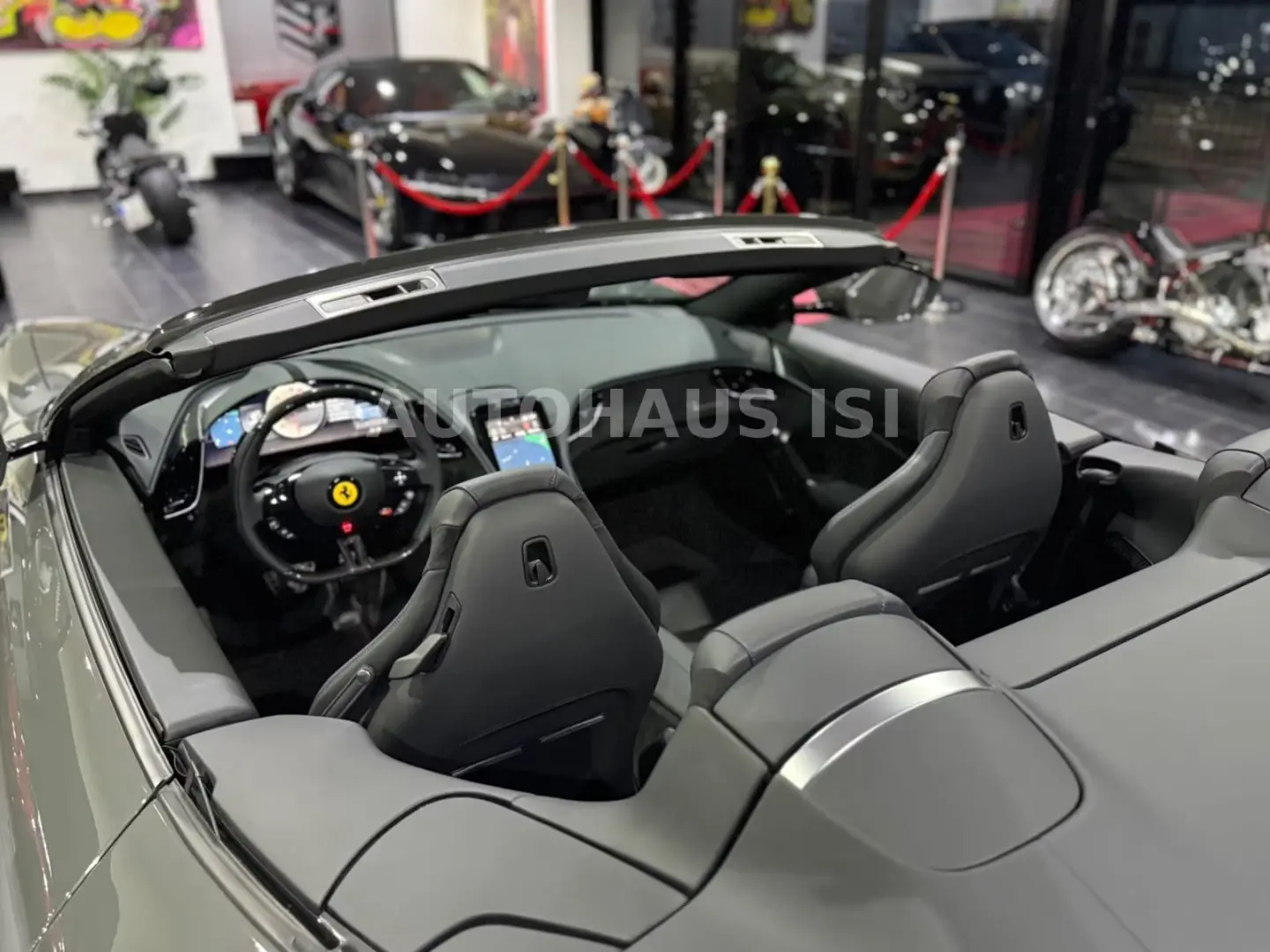 Ferrari Roma Spider GRI ÎNCHIS, LED-CARBON