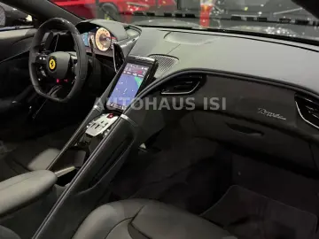 Ferrari Roma Spider GRI ÎNCHIS, LED-CARBON