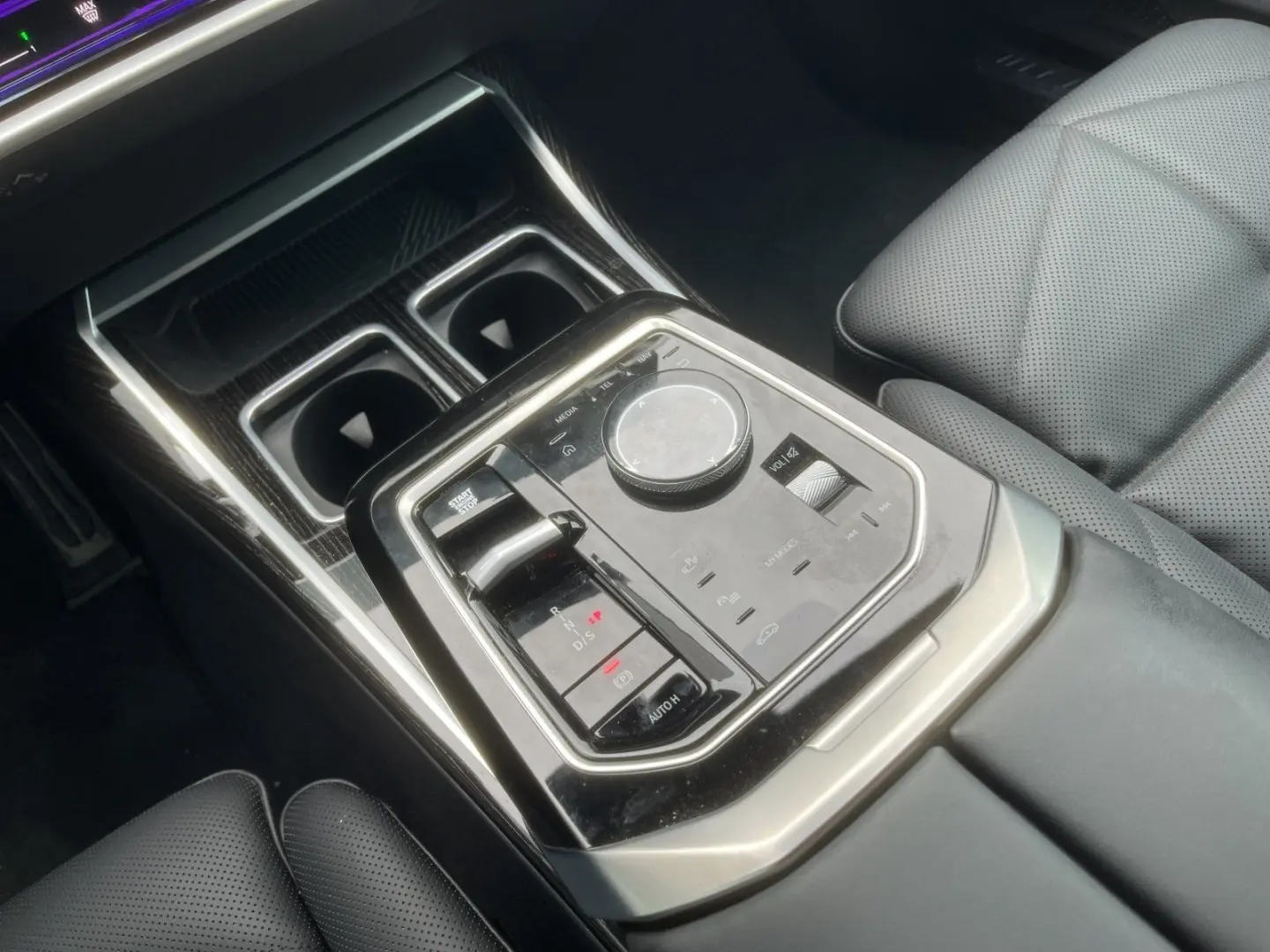 740d xDrive M Sport|SkyLounge|Standhzg.|Autobahn