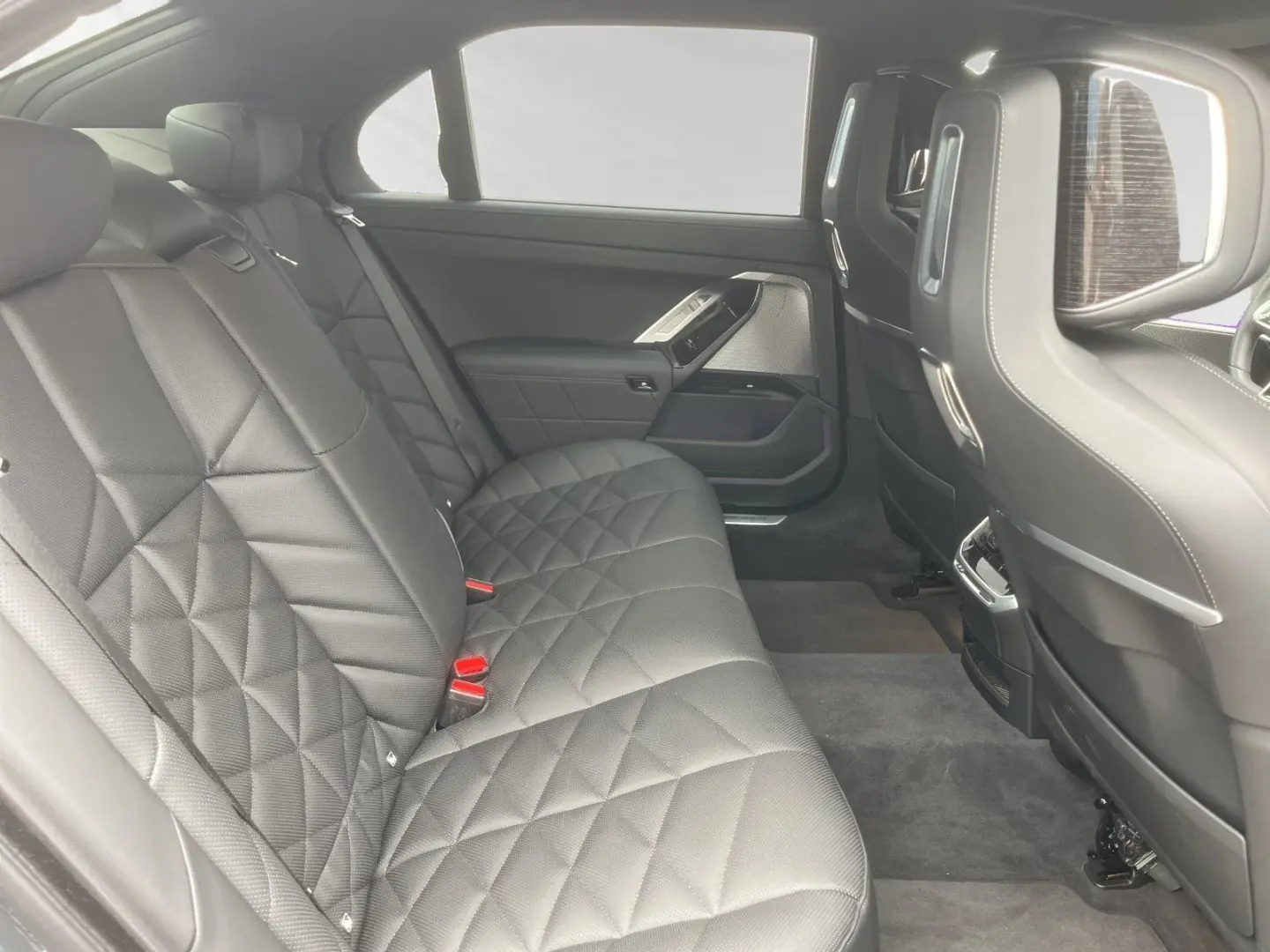 740d xDrive M Sport|SkyLounge|Standhzg.|Autobahn
