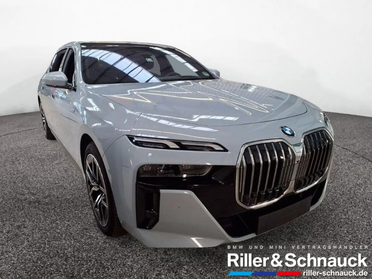740d xDrive M-Sport AHK+PANO-SKY+STANDHZG