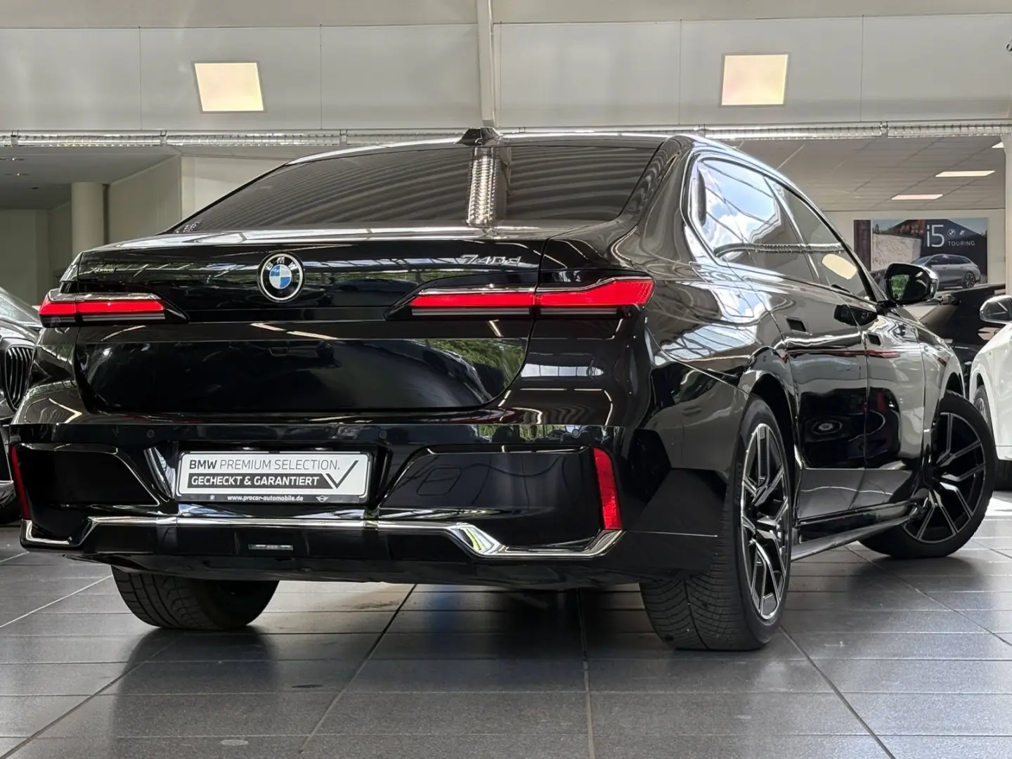740d xDrive MSport DA Prof PA Prof PanoSkyLounge