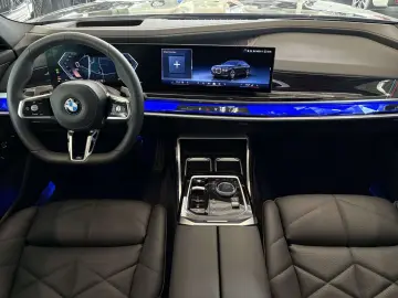 740d xDrive MSport DA Prof PA Prof PanoSkyLounge