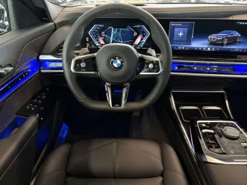 740d xDrive MSport DA Prof PA Prof PanoSkyLounge