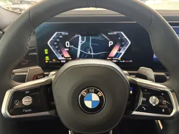 740d xDrive MSport DA Prof PA Prof PanoSkyLounge