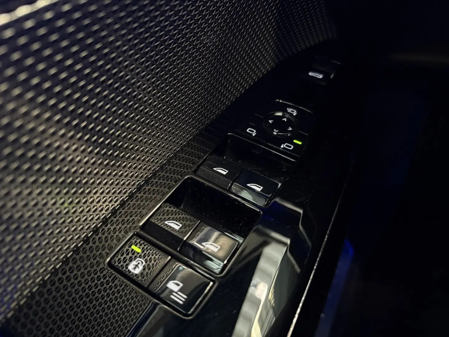 740d xDrive MSport DA Prof PA Prof PanoSkyLounge
