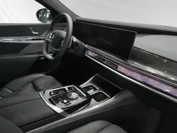 740d xDrive AHK|Standhzg.|DAProf.|Autobahnass.