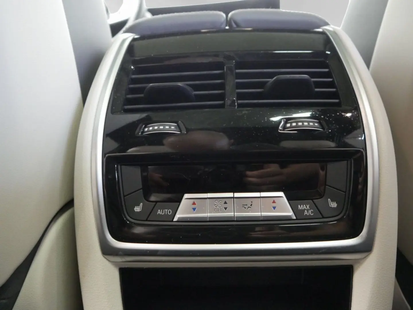 X7 xDrive40d M Sport|AHK|SkyLounge|B&W|23