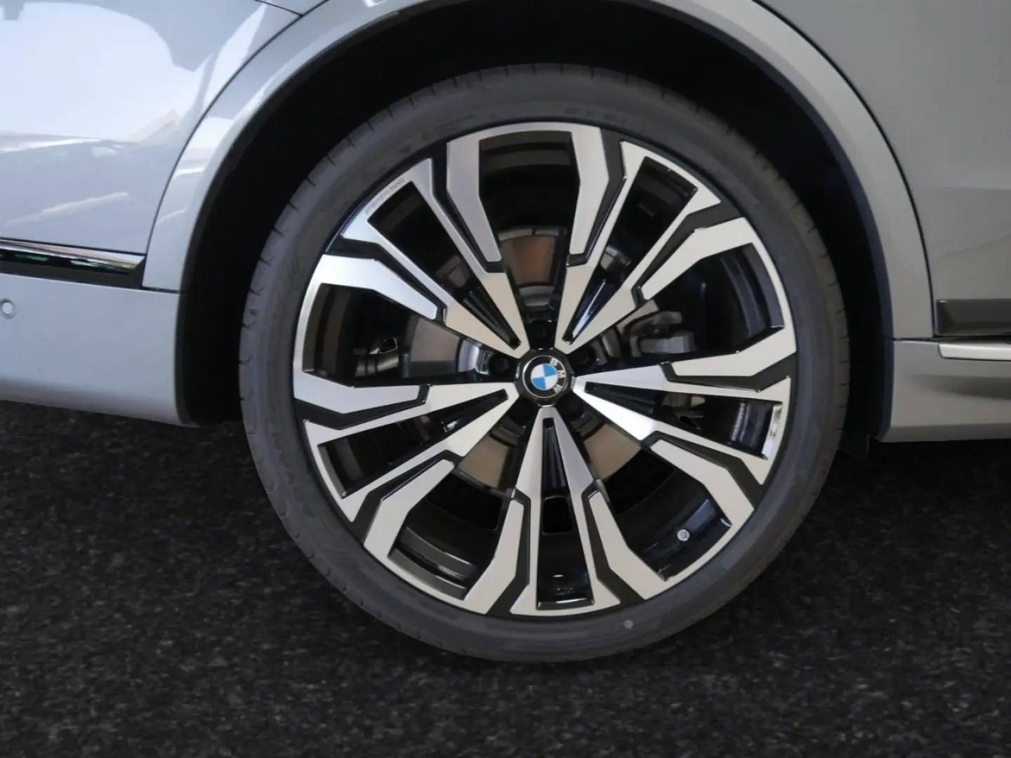 X7 xDrive40d M Sport|AHK|SkyLounge|B&W|23