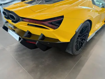 Revuelto 6.5 V12 HPEV