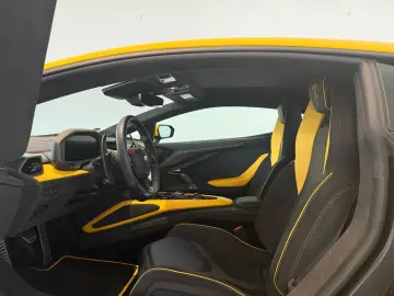 Revuelto 6.5 V12 HPEV