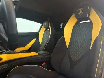 Revuelto 6.5 V12 HPEV
