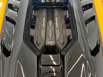 Revuelto 6.5 V12 HPEV