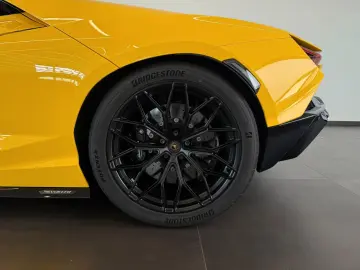 Revuelto 6.5 V12 HPEV