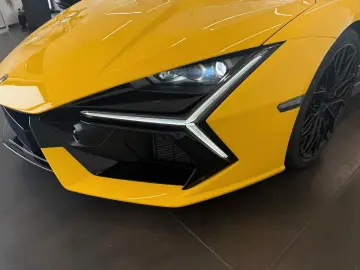 Revuelto 6.5 V12 HPEV
