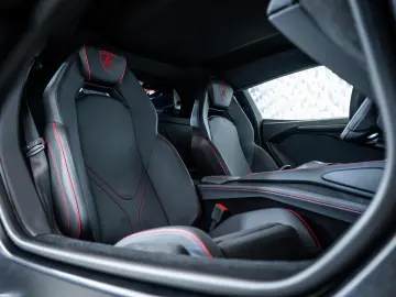 Revuelto 6.5 V12 HPEV*Assistance*