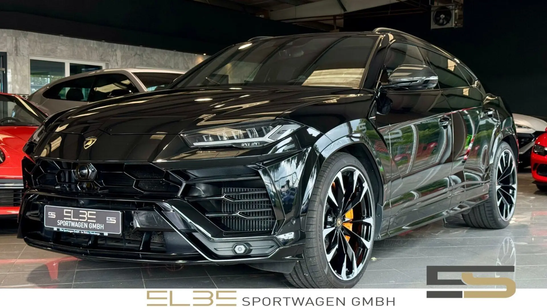 Urus B&O PANO CARBON MASSAGE OFF-ROAD 23