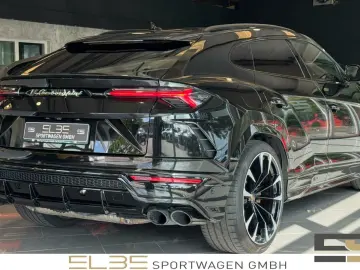 Urus B&O PANO CARBON MASSAGE OFF-ROAD 23