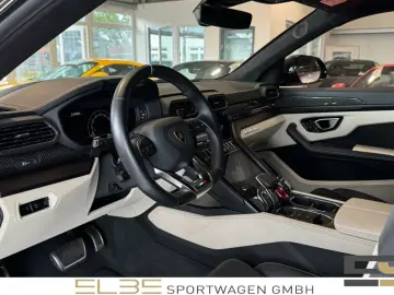 Urus B&O PANO CARBON MASSAGE OFF-ROAD 23