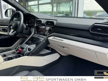 Urus B&O PANO CARBON MASSAGE OFF-ROAD 23