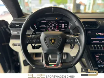 Urus B&O PANO CARBON MASSAGE OFF-ROAD 23