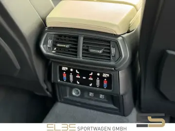 Urus B&O PANO CARBON MASSAGE OFF-ROAD 23