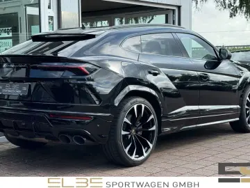 Urus B&O PANO CARBON MASSAGE OFF-ROAD 23