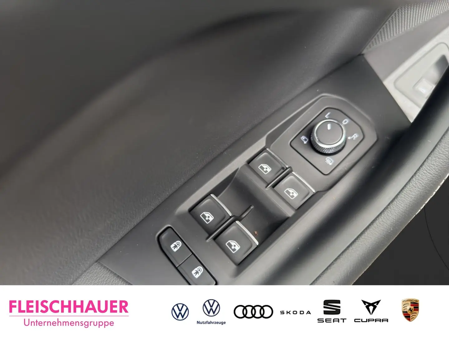 Touareg R-Line 4Motion V6 3.0 TDI HUD Luftfederu