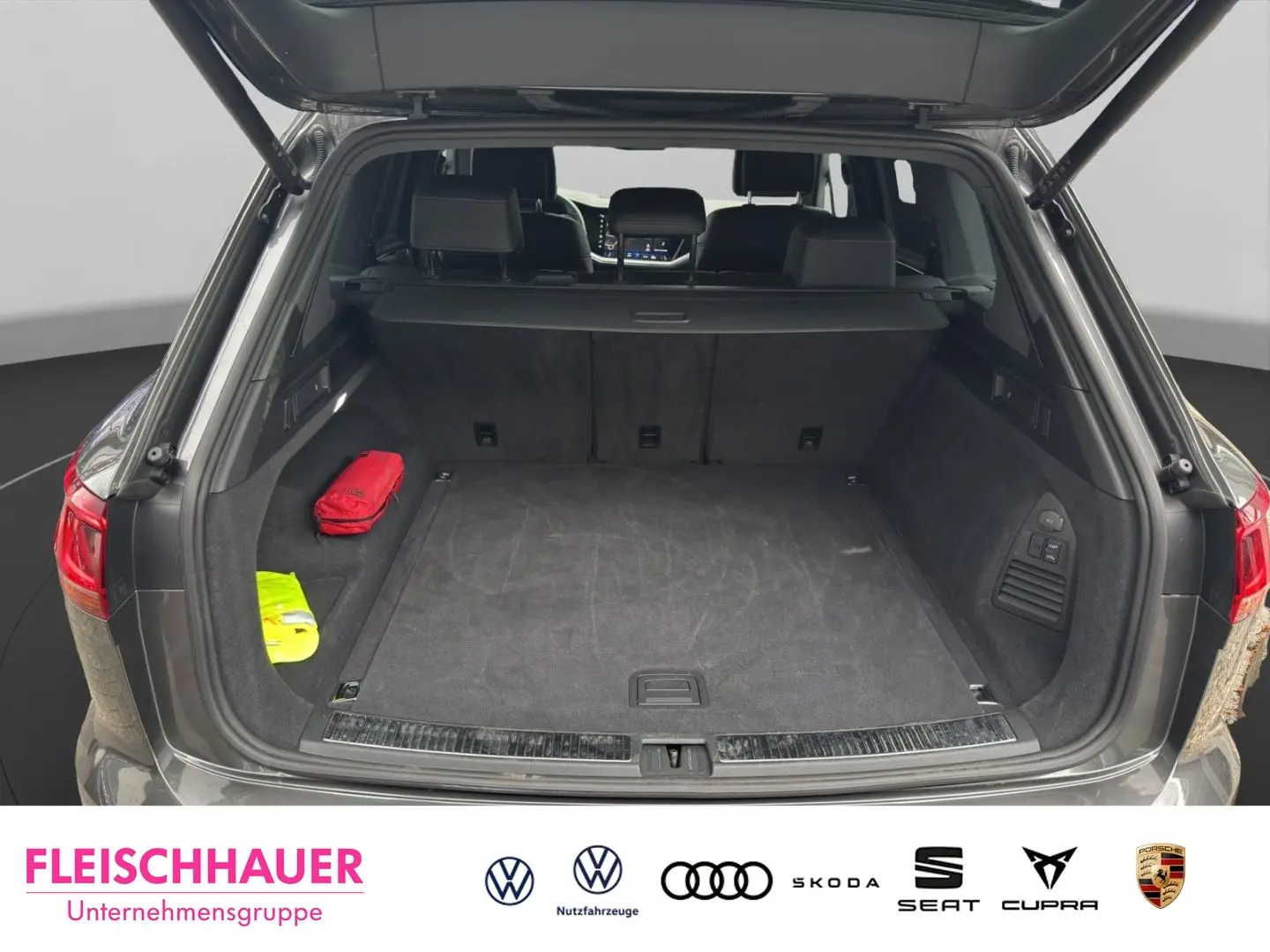 Touareg R-Line 4Motion V6 3.0 TDI HUD Luftfederu
