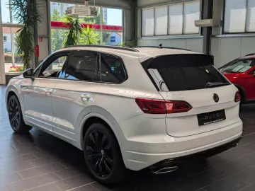 Touareg 3.0 V6 TDI 4Motion DPF Aut. R-Line Navi