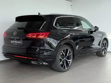 Volkswagen Touareg R-Line 4M |AHK |STHZ |LUFT |MATRIX |VC