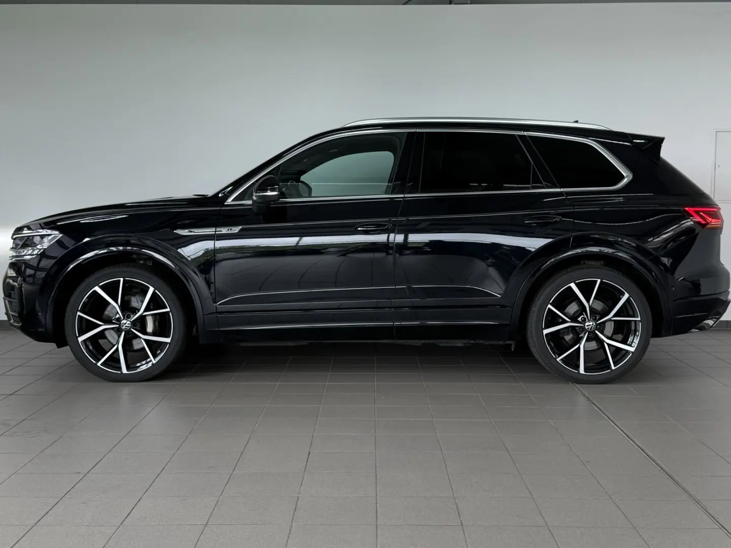 Volkswagen Touareg R-Line 4M |AHK |STHZ |LUFT |MATRIX |VC