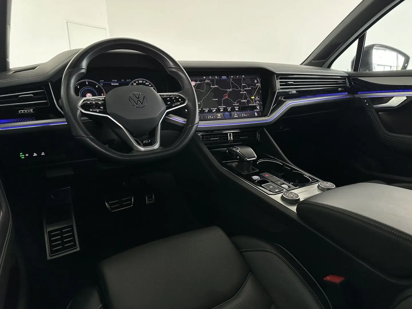 Volkswagen Touareg R-Line 4M |AHK |STHZ |LUFT |MATRIX |VC