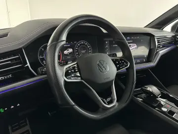 Volkswagen Touareg R-Line 4M |AHK |STHZ |LUFT |MATRIX |VC