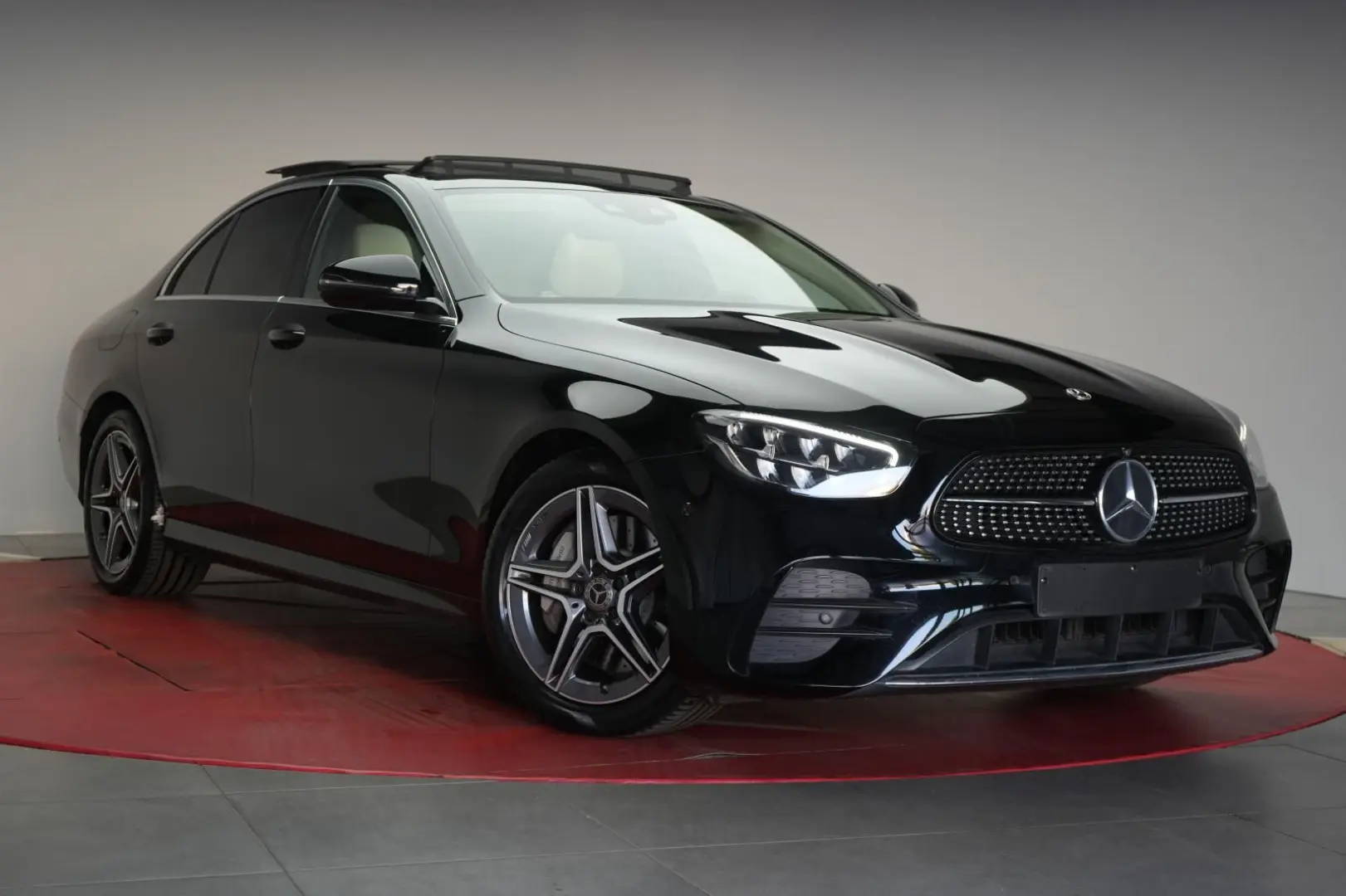 E 300 9G-Tronic AMG Navi/Leder/Temp/Kamera/HUD/P
