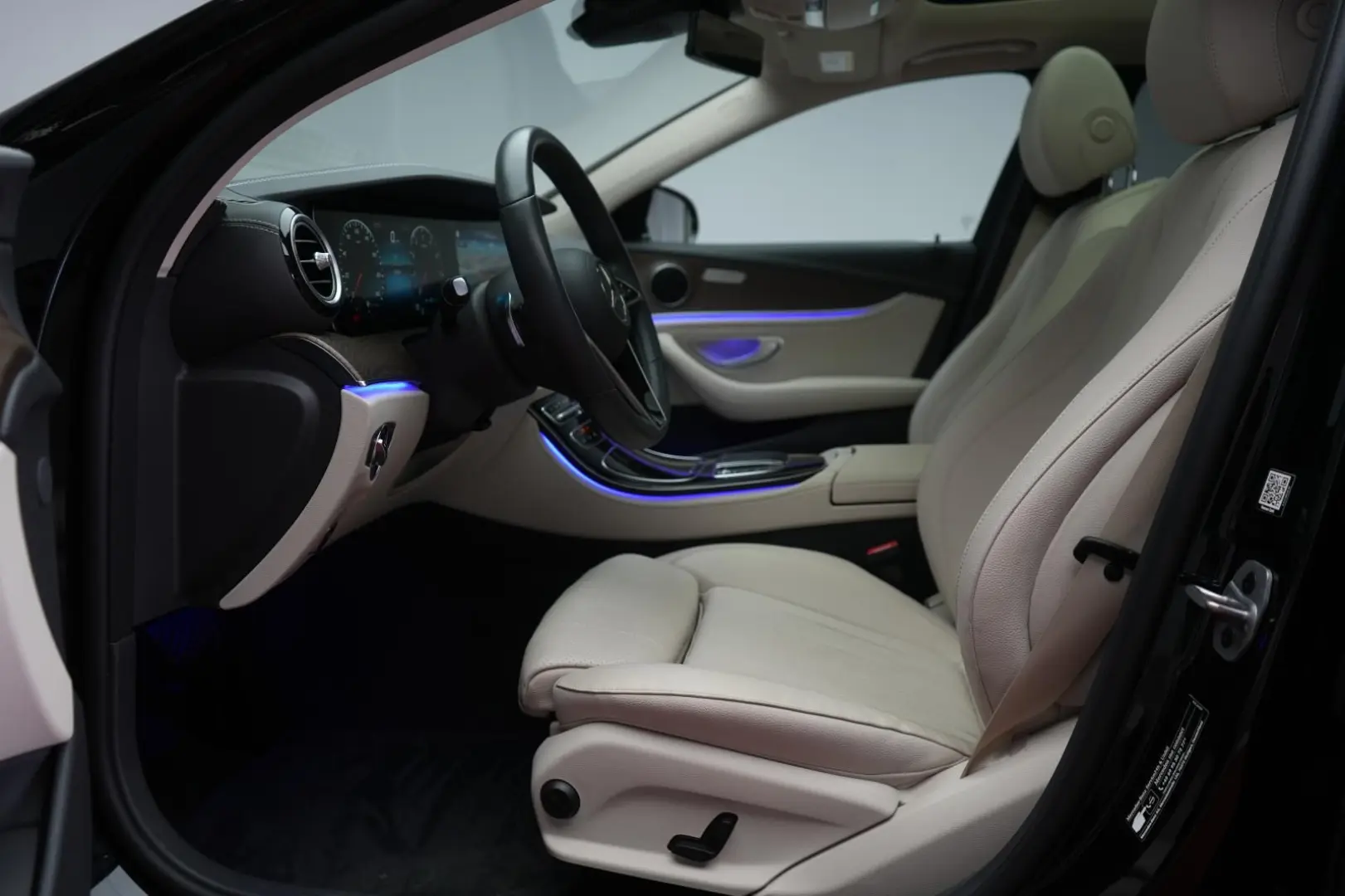 E 300 9G-Tronic AMG Navi/Leder/Temp/Kamera/HUD/P