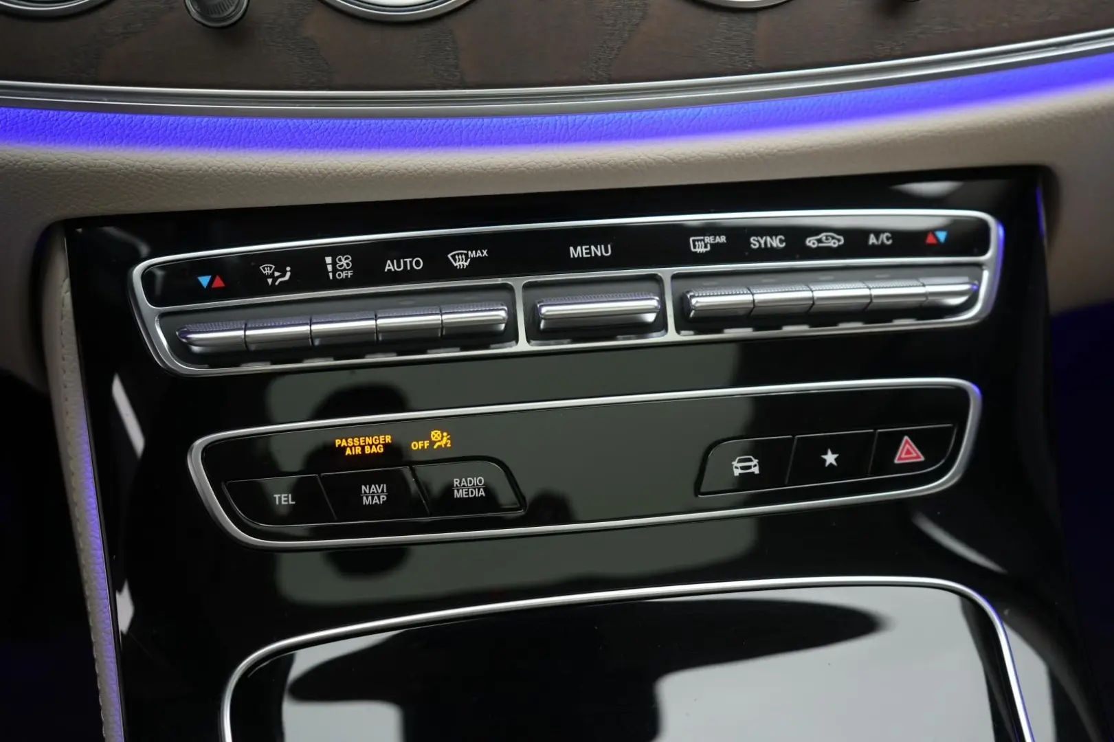 E 300 9G-Tronic AMG Navi/Leder/Temp/Kamera/HUD/P