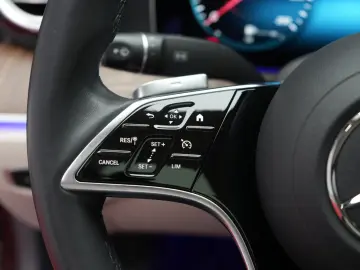 E 300 9G-Tronic AMG Navi/Leder/Temp/Kamera/HUD/P
