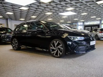 Volkswagen Golf VIII 2.0 TSI R-Line 4Motion LED Plus