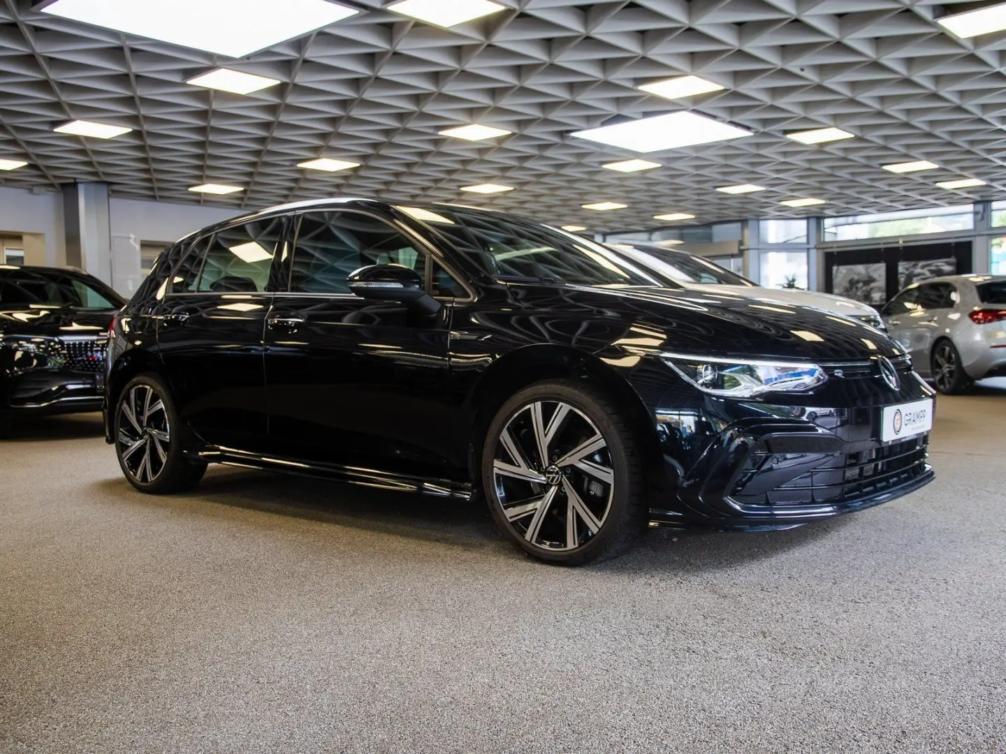 Volkswagen Golf VIII 2.0 TSI R-Line 4Motion LED Plus