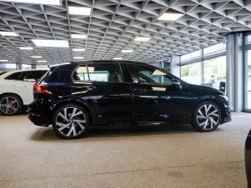 Volkswagen Golf VIII 2.0 TSI R-Line 4Motion LED Plus