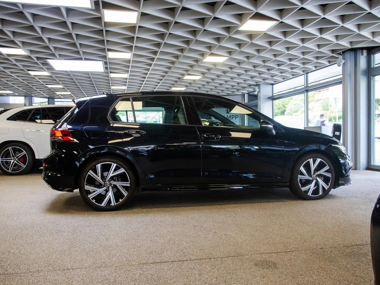 Volkswagen Golf VIII 2.0 TSI R-Line 4Motion LED Plus