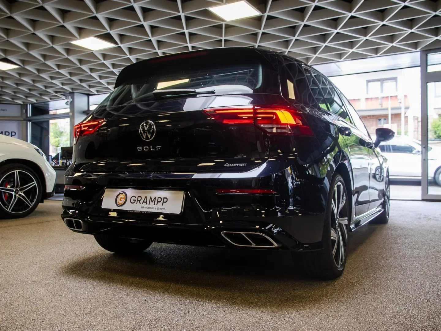 Volkswagen Golf VIII 2.0 TSI R-Line 4Motion LED Plus