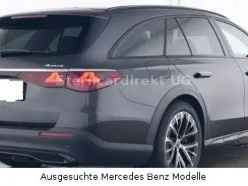E 300 de 4MATIC T All-Terrain AIRMATIC AHK NIGHT