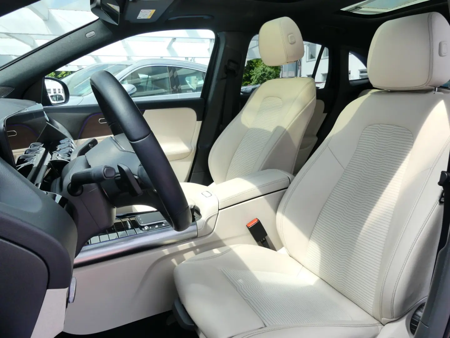 GLA 220d Progressive +Pano+Distronic+Multibeam++