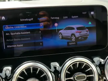 GLA 220d Progressive +Pano+Distronic+Multibeam++