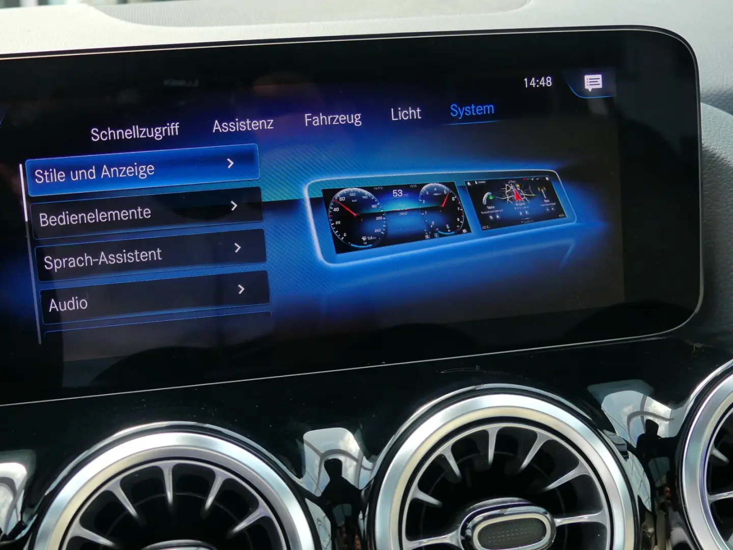 GLA 220d Progressive +Pano+Distronic+Multibeam++