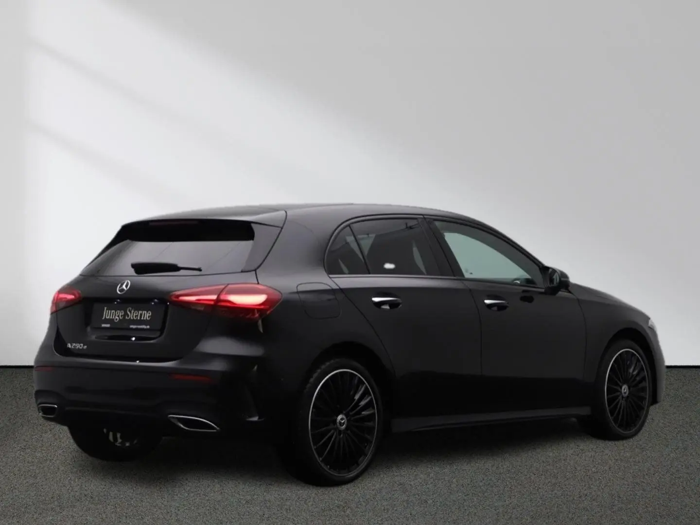A 250 e AMG Night Panorama Totwinkel Burmester
