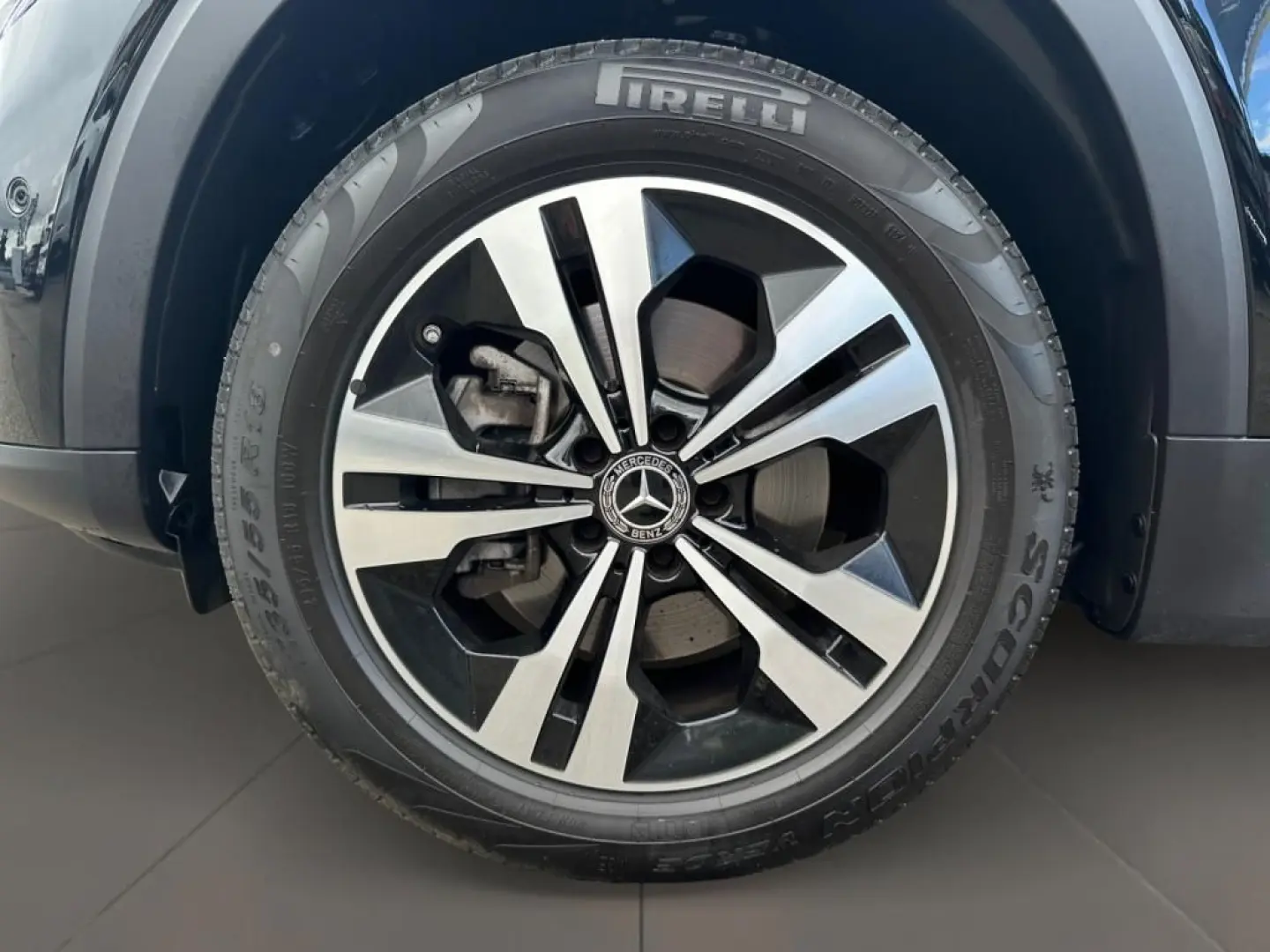 GLB 200 d Progressive +MBUX+Wide+Navi+AHK+STH+LM