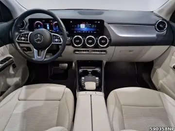 GLA 250 e Progressive Distronic LED Kamera